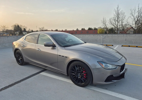 Maserati Ghibli cena 124500 przebieg: 99000, rok produkcji 2016 z Sulejówek małe 106